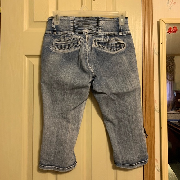 Butt Lift Denim Columbian Capris (Levanta Cola) - Picture 2 of 2